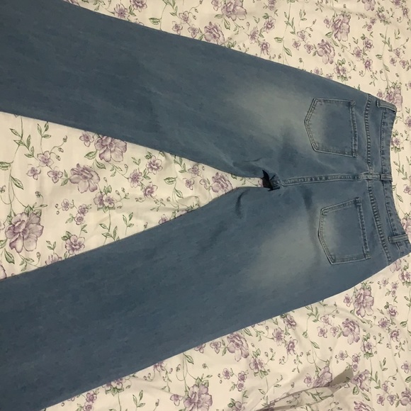 High waisted Letter and Butterfly Graphic Jeans - Picture 2 of 2